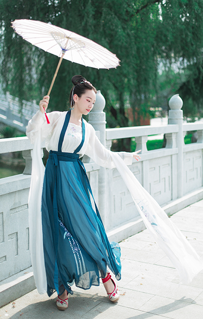 Chinese Traditional Nobility Lady Hanfu Dress Ancient Tang Dynasty Embroidered Historical Costume for Women