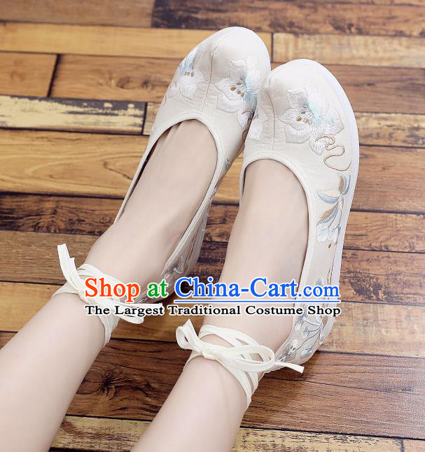 Asian Chinese National Cloth Shoes White Embroidered Camellia Dance Shoes Traditional Hanfu Shoes for Women