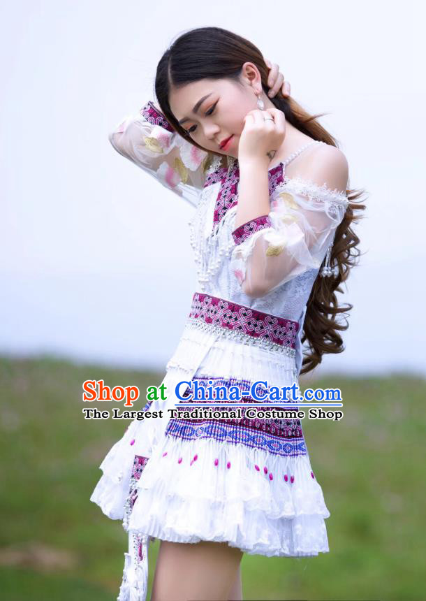 China Yi Minority Folk Dance Clothing Ethnic Women White Short Dress Nationality Stage Performance Apparels and Hat
