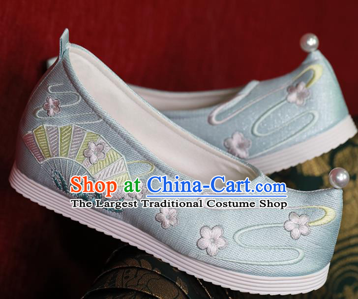 China Handmade Shoes Hanfu Shoes Princess Shoes Embroidered Shoes Ming Dynasty Young Lady Light Blue Satin Shoes