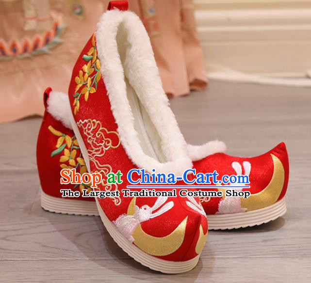 China Hanfu Shoes Embroidered Moon Fragrans Rabbit Shoes Princess Shoes Women Winter Shoes Handmade Red Shoes