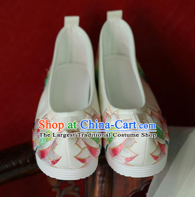 China Handmade White Satin Shoes Song Dynasty Princess Shoes Hanfu Shoes Embroidered Lotus Shoes