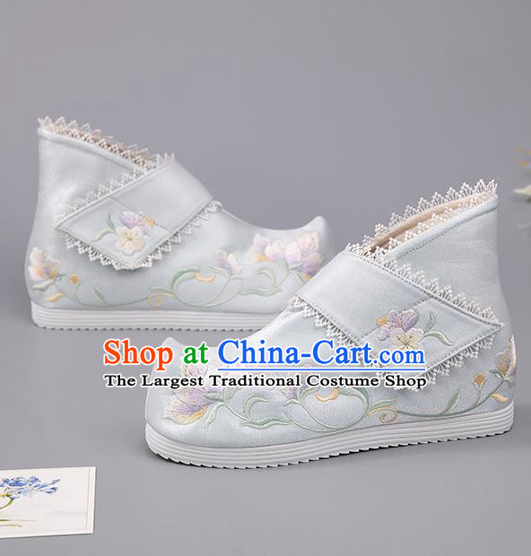 Chinese Ancient Female Swordsman Shoes Handmade Cloth Shoes Embroidered Flowers Light Blue Boots