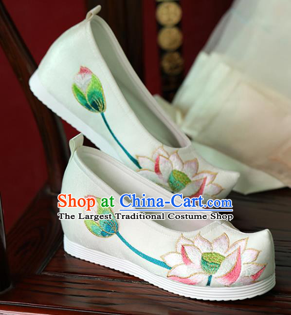 China Handmade White Satin Shoes Song Dynasty Princess Shoes Hanfu Shoes Embroidered Lotus Shoes