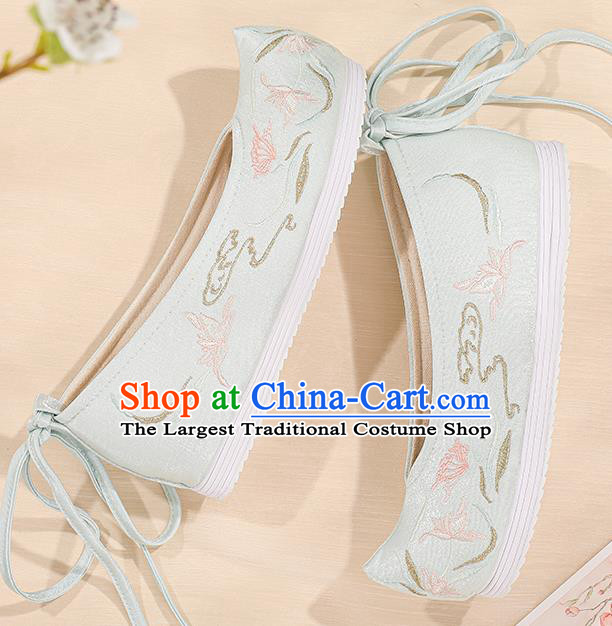 China Female Shoes Hanfu Shoes Handmade Light Green Cloth Shoes Ming Dynasty Embroidered Shoes