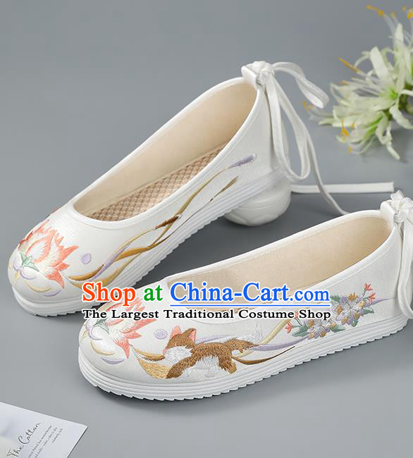 China White Cloth Shoes Ming Dynasty Princess Shoes Embroidered Flowers Shoes Traditional Hanfu Shoes