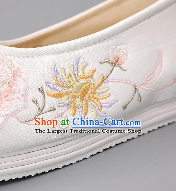 China White Embroidered Peony Shoes Princess Shoes Ming Dynasty Shoes Traditional Hanfu Shoes Cloth Shoes
