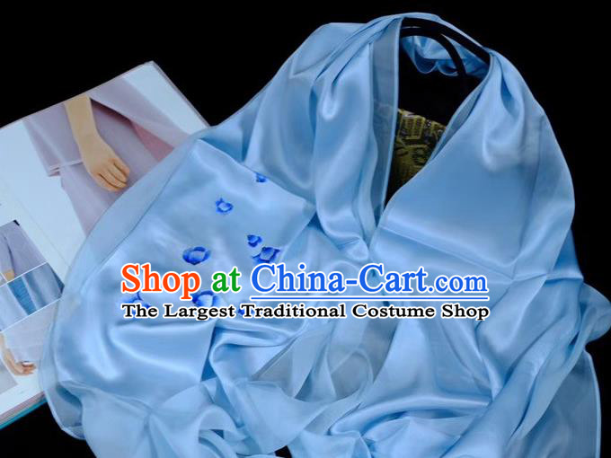 China Light Blue Tippet Embroidered Mother Cappa Suzhou Embroidery Craft Traditional Silk Scarf