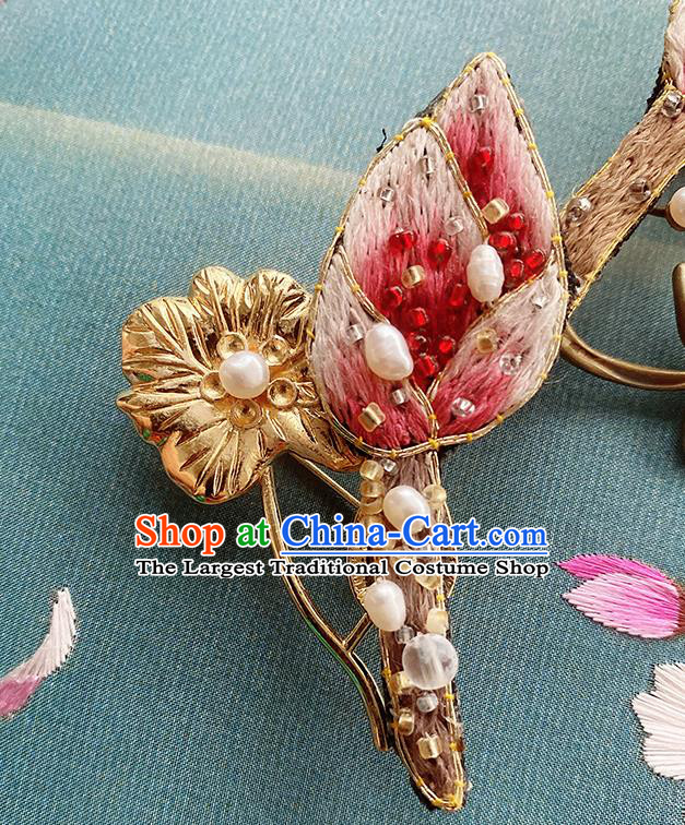 China Classical Cheongsam Accessories Traditional Embroidered Lotus Brooch