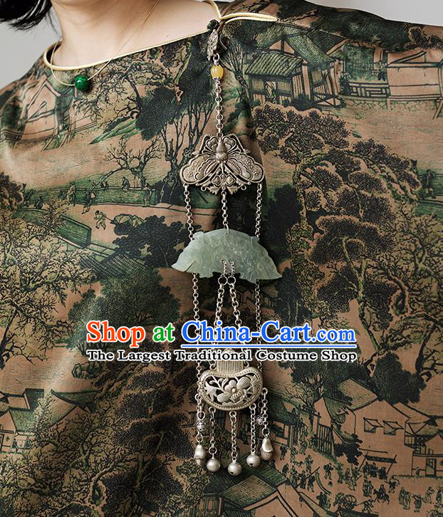 China Classical Cheongsam Jade Dragon Accessories Traditional Carving Silver Brooch