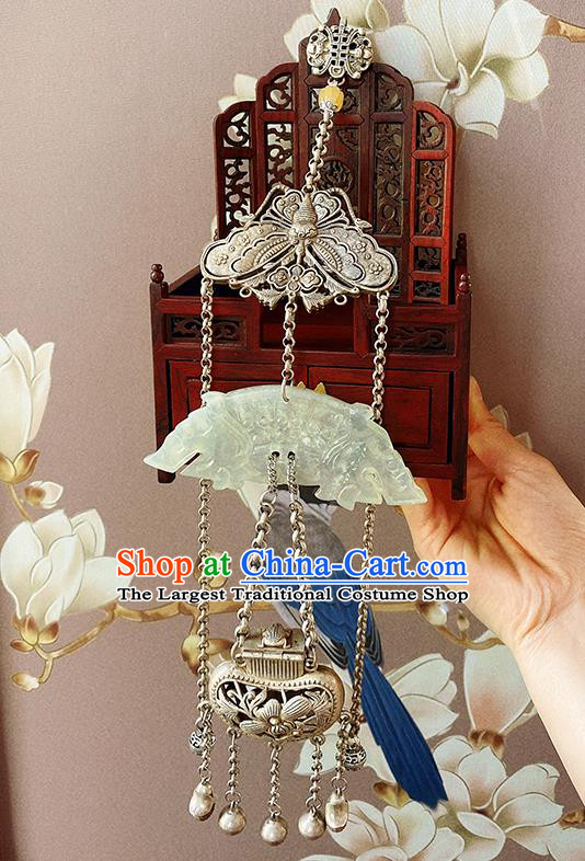 China Classical Cheongsam Jade Dragon Accessories Traditional Carving Silver Brooch