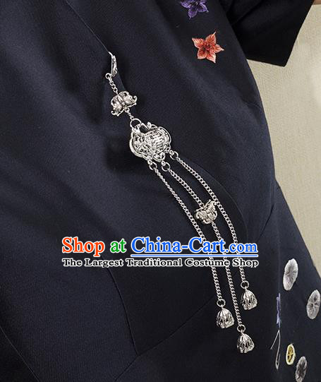 China Traditional Cheongsam Accessories Classical Carving Butterfly Brooch Tassel Pendant