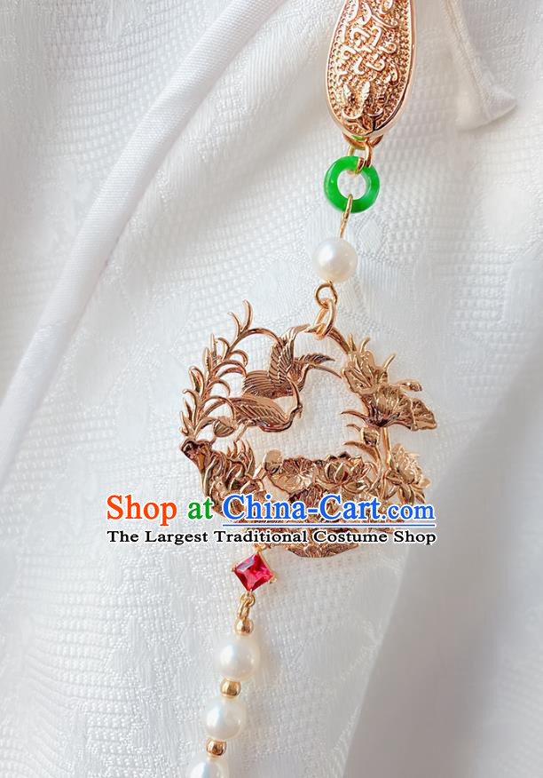China Carving Cloud Collar Button Traditional Cheongsam Accessories Classical Golden Crane Brooch