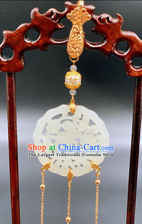 China Cheongsam Jade Tassel Pendant Handmade Brooch National Women Golden Bells Accessories