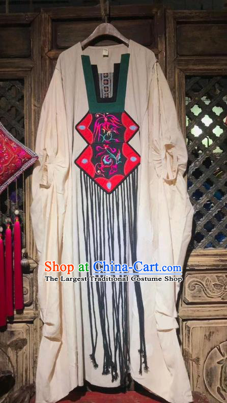 Chinese National Clothing Embroidered White Dress Traditional Women Embroidery Costume