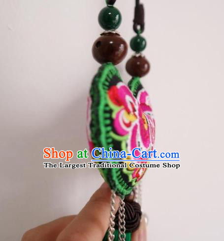 Handmade China Ethnic Green Tassel Necklace Traditional Miao Nationality Embroidered Accessories Necklet