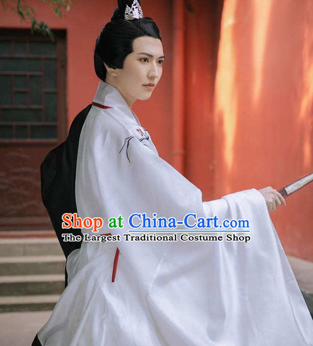 Chinese Ancient Childe Embroidered Black Robe Traditional Hanfu Apparel Ming Dynasty Swordsman Historical Costume for Men