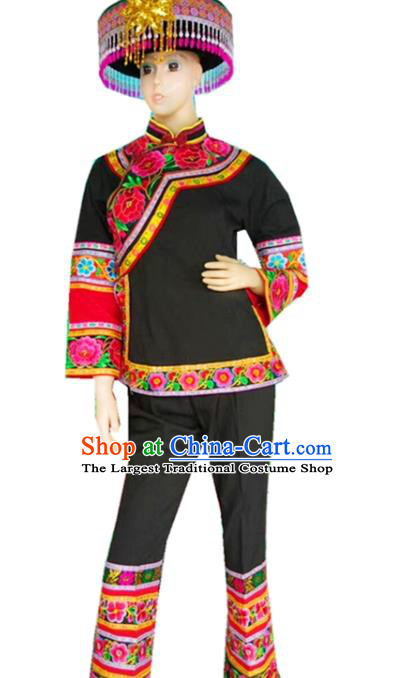 China Yi Nationality Embroidered Outfits Chinese Yi Ethnic Women Costumes Blouse and Pants with Rosy Tassel Hat