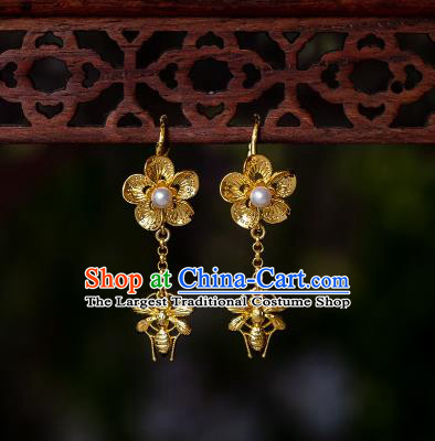 China Traditional Song Dynasty Court Earrings Imperial Palace Gilding Bee Ear Jewelry