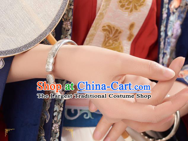 China Ancient Court Woman Carving Silver Bracelet Tang Dynasty Empress Jewelry Accessories