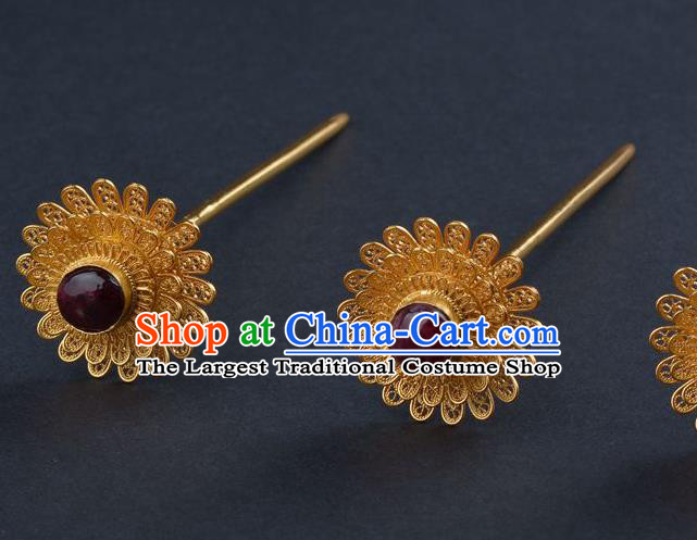 China Traditional Ming Dynasty Palace Hairpin Ancient Empress Golden Flower Hair Stick Handmade Ruby Hair Jewelry