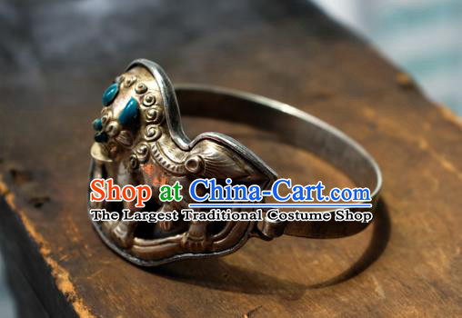Chinese Handmade Bracelet Accessories Traditional Silver Carving Lion Jewelry