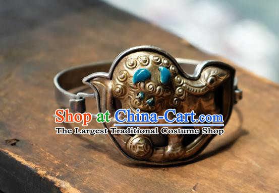 Chinese Handmade Bracelet Accessories Traditional Silver Carving Lion Jewelry