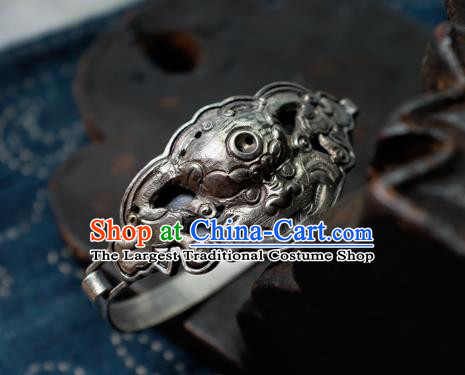 Chinese Handmade Silver Carving Tiger Bracelet Accessories Traditional Bangle Jewelry