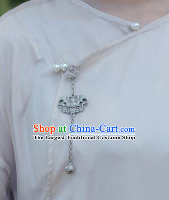 Chinese Traditional Carving Bat Collar Accessories Cheongsam Brooch Jewelry Handmade Silver Bell Breastpin Tassel Pendant
