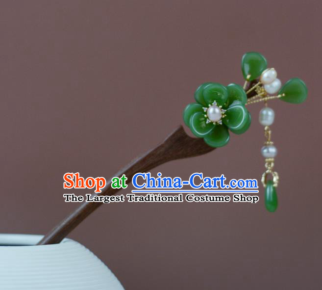 China Classical Cheongsam Green Plum Tassel Hair Stick Traditional Hair Accessories Wood Hairpin