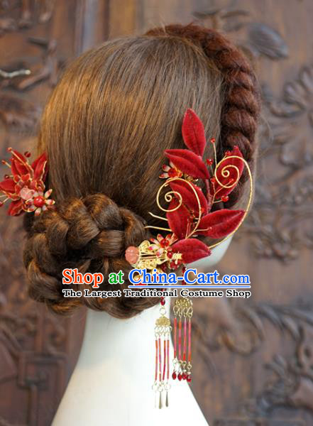 China Ancient Bride Red Velvet Hair Stick Traditional Xiuhe Suit Hair Accessories Wedding Tassel Hairpin