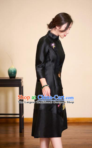 Traditional Chinese Black Cheongsam Embroidered Silk Qipao Dress for Women
