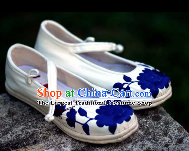 Chinese Traditional National Embroidered White Cloth Shoes Hanfu Shoes for Women