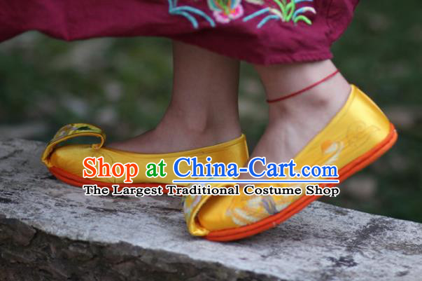 Chinese Embroidered Phoenix Peony Yellow Satin Shoes Handmade Hanfu Shoes Traditional National Shoes for Women