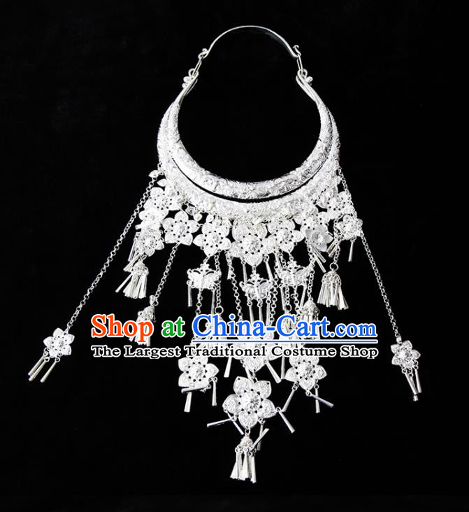 Chinese Traditional Miao Nationality Silver Necklace Handmade Ethnic Jewelry Accessories for Women