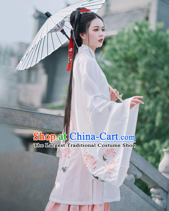 Chinese Ancient Nobility Madam White Hanfu Dress Traditional Ming Dynasty Imperial Consort Costumes for Women