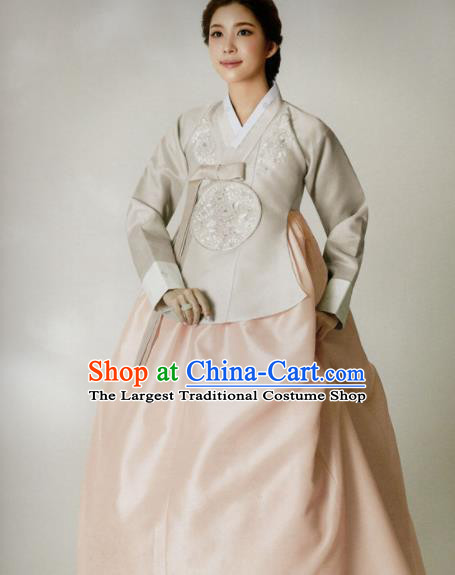 Korean Traditional Hanbok Bride Grey Blouse and Pink Dress Outfits Asian Korea Wedding Fashion Costume for Women
