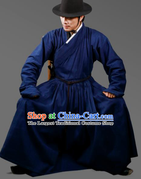 Traditional Chinese Ming Dynasty Swordsman Navy Robe Ancient Imperial Guards Costumes for Men
