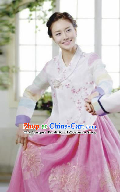 Korean Traditional Garment Hanbok White Blouse and Pink Dress Outfits Asian Korea Fashion Costume for Women