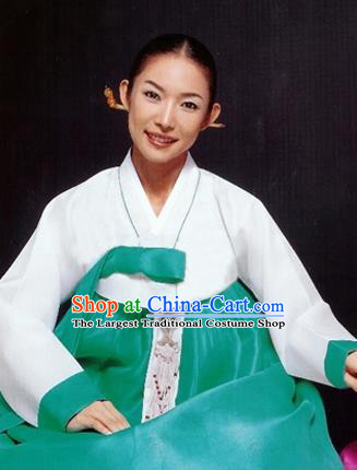 Korean Traditional Bride Mother Hanbok White Blouse and Green Dress Garment Asian Korea Fashion Costume for Women