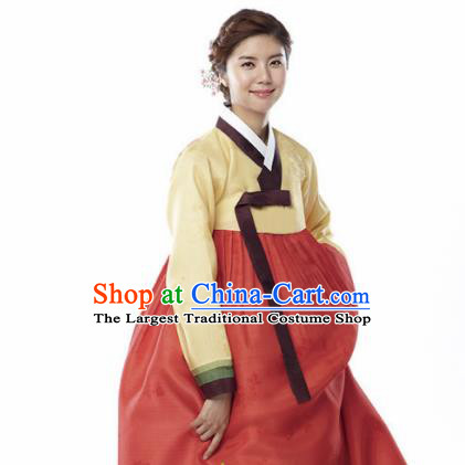 Korean Traditional Bride Mother Hanbok Garment Yellow Blouse and Red Dress Asian Korea Fashion Costume for Women
