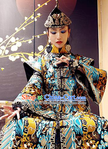Chinese Traditional National Embroidered Coat Tang Suit Clothing for Women