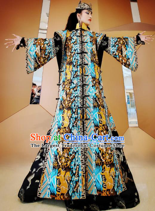 Chinese Traditional National Embroidered Coat Tang Suit Clothing for Women
