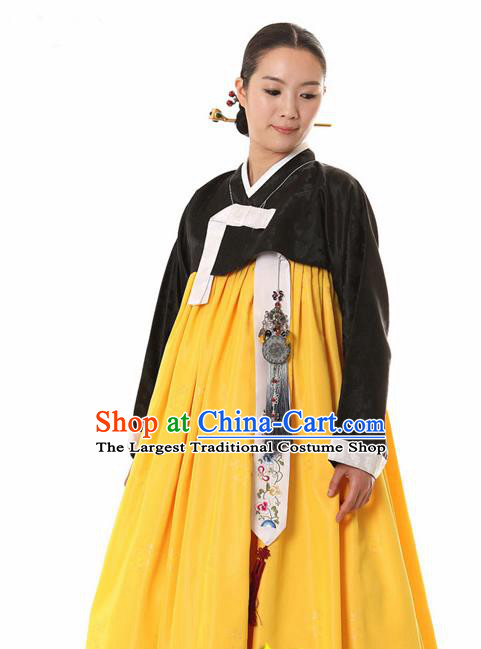 Korean Traditional Court Hanbok Black Blouse and Yellow Dress Garment Asian Korea Fashion Costume for Women