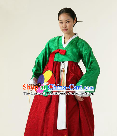 Korean Traditional Hanbok Court Green Blouse and Red Dress Garment Asian Korea Fashion Costume for Women