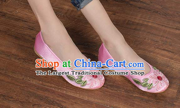 Chinese Traditional Embroidered Peach Blossom Pink Shoes Opera Shoes Hanfu Shoes Satin Shoes for Women