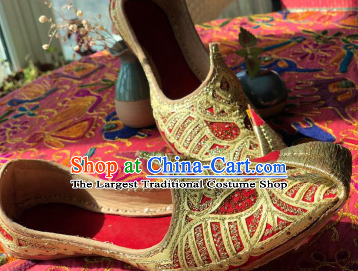 Asian India Traditional Wedding Embroidered Red Shoes Indian Handmade Shoes for Women