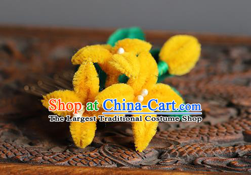 Traditional Chinese Handmade Yellow Velvet Flowers Hair Comb Headdress Ancient Hanfu Hair Accessories for Women