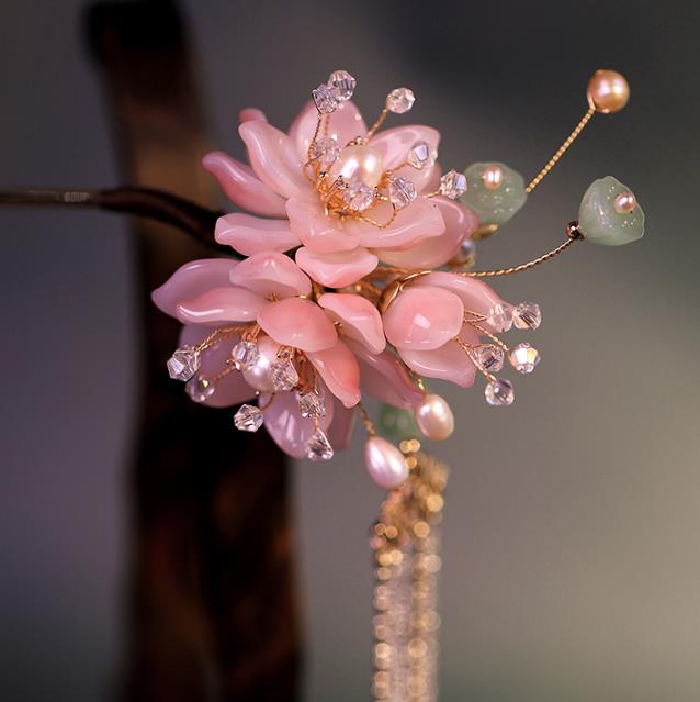 Traditional Chinese Handmade Pink Lotus Tassel Hairpin Headdress Ancient Hanfu Hair Accessories for Women