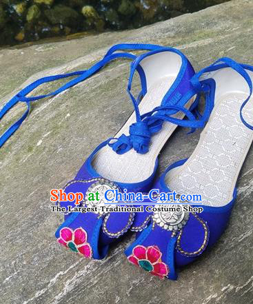 Traditional Chinese Yunnan National Royalblue Shoes Women Shoes Embroidered Sandal